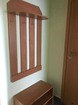 Мини-отель Hotel 18 Львов Трехместный номер с душем-3
