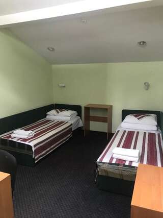 Мини-отель Hotel 18 Львов Двухместный номер с 2 отдельными кроватями-5