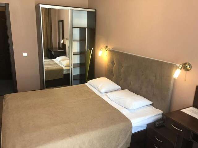 Мини-отель Hotel 18 Львов-9
